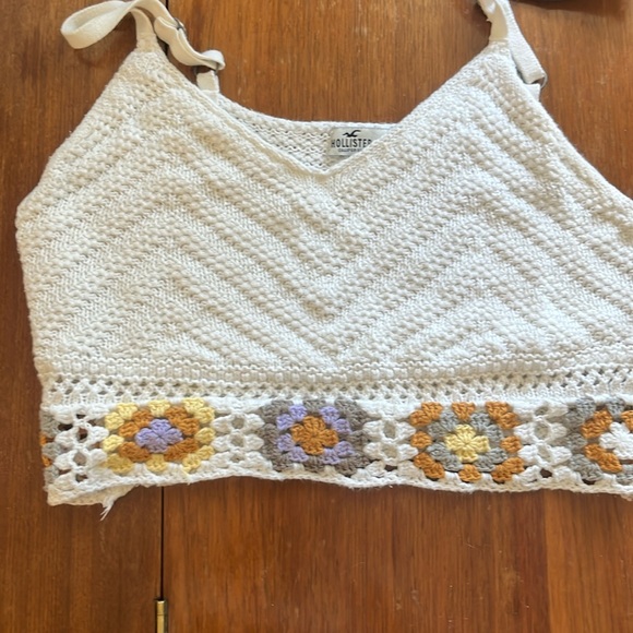 Hollister knit top! And it’s a M - Picture 1 of 3